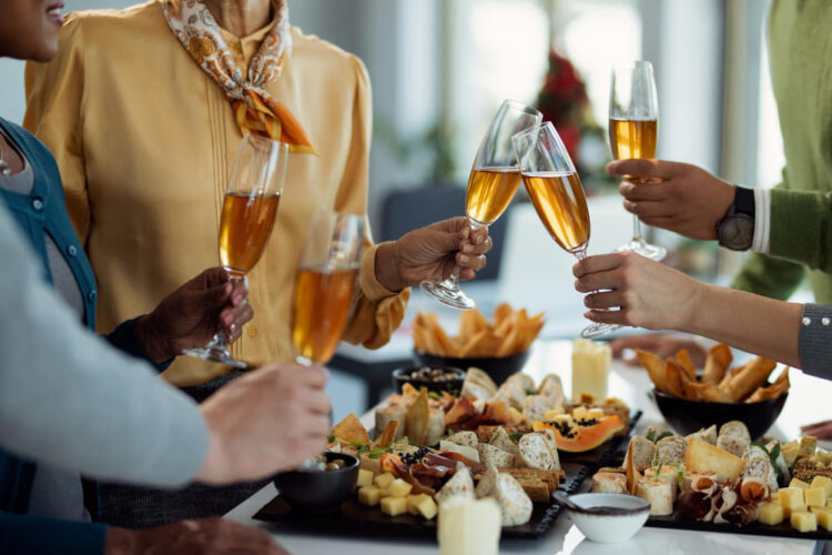 Les indispensables pour réussir un apéritif dînatoire élégant
