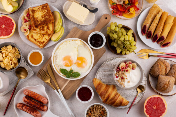 Les incontournables d&rsquo;un repas réussi entre petit-déjeuner et déjeuner